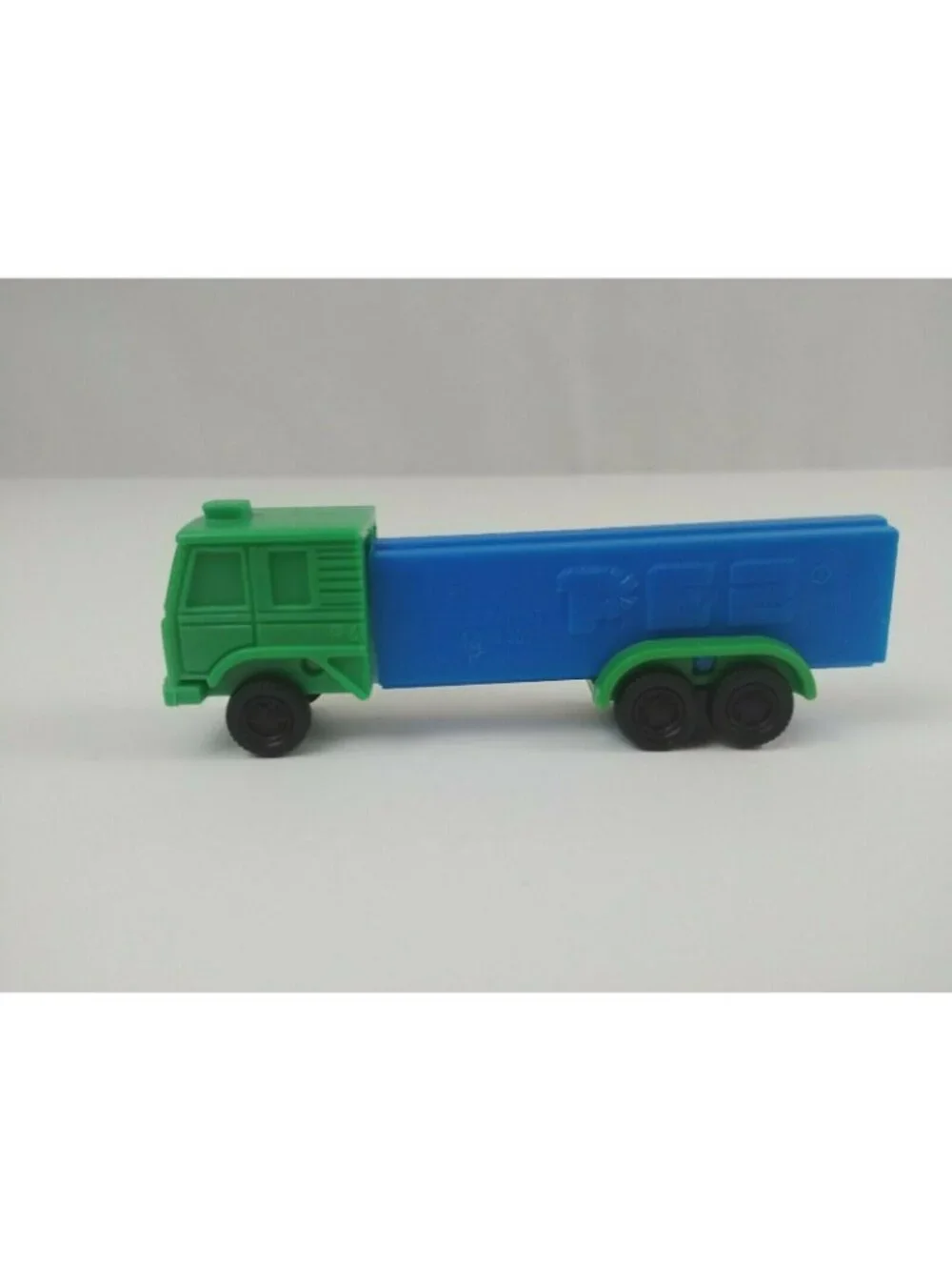 Vintage Lot of 4 Semi Truck Pez Dispensers Different Colors & Trucks (B)